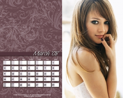 normal_03_hilaryduff_dvd_mar.jpg